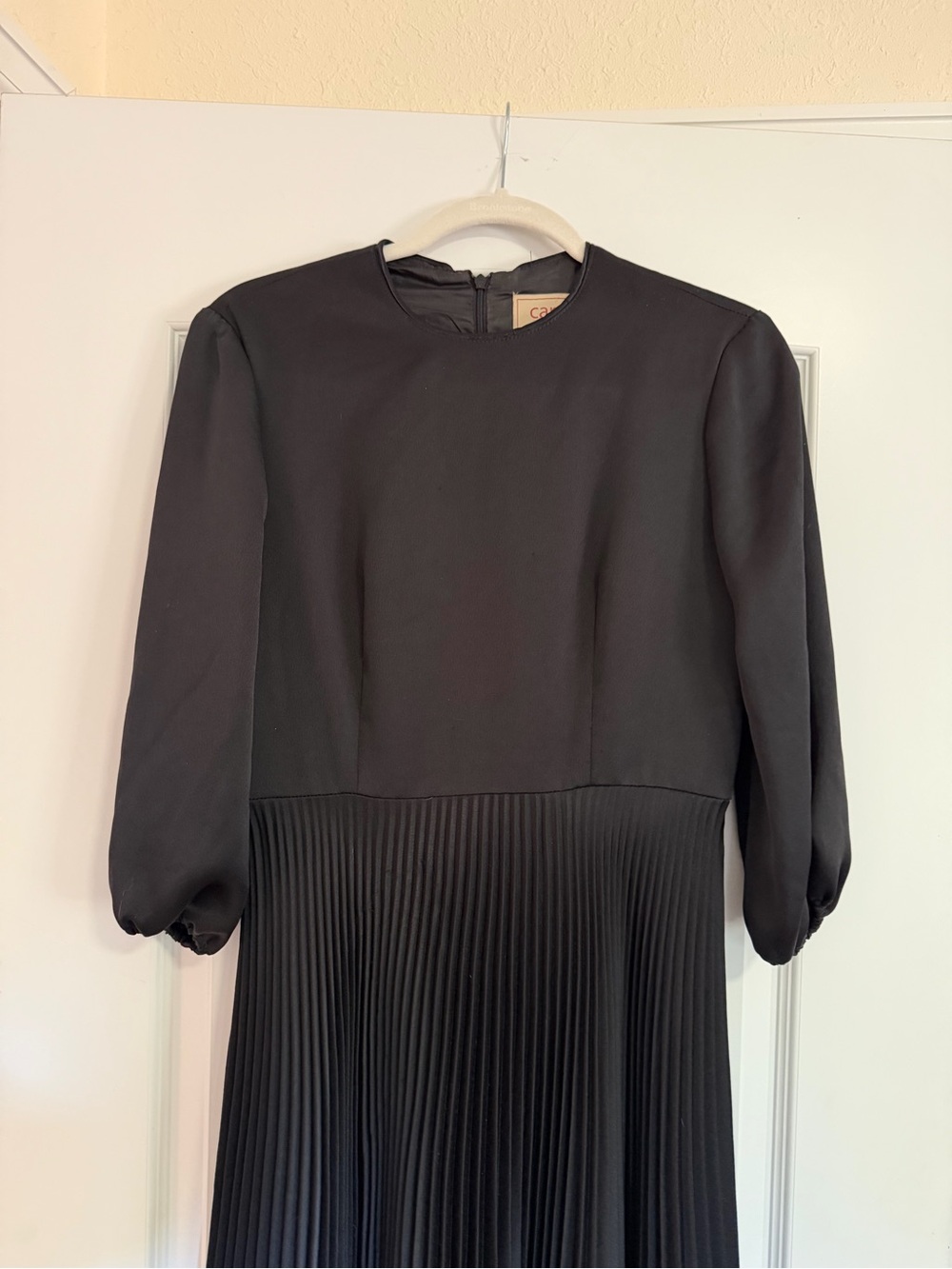 Carrie (Made in New York City) Pleated Midi Dress - Size 4 - Picture 2 of 7